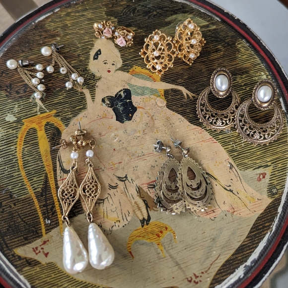 Vintage Lot of Victorian Earrings - Picture 6 of 7